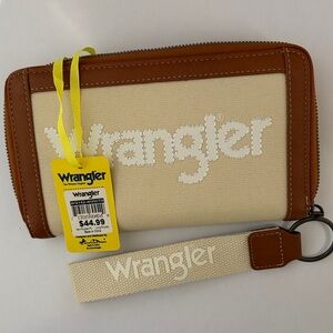NWT Wrangler Tan and Brown Zip Wallet